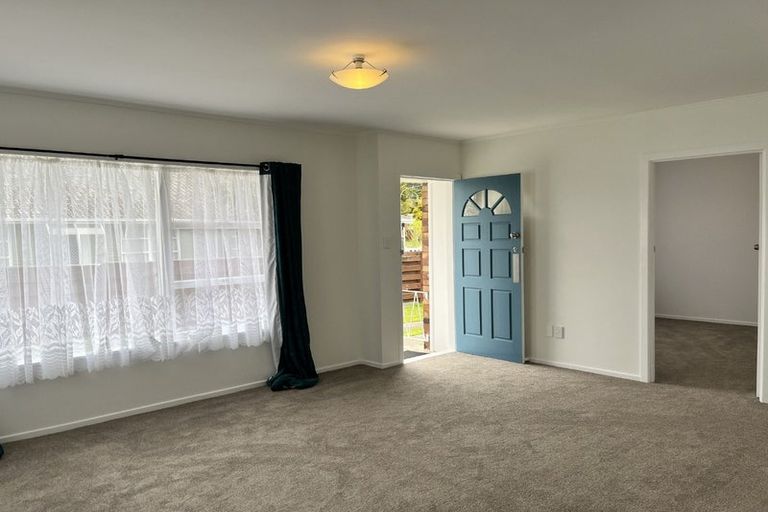 Photo of property in 2/24 Evelyn Place, Hillcrest, Auckland, 0627
