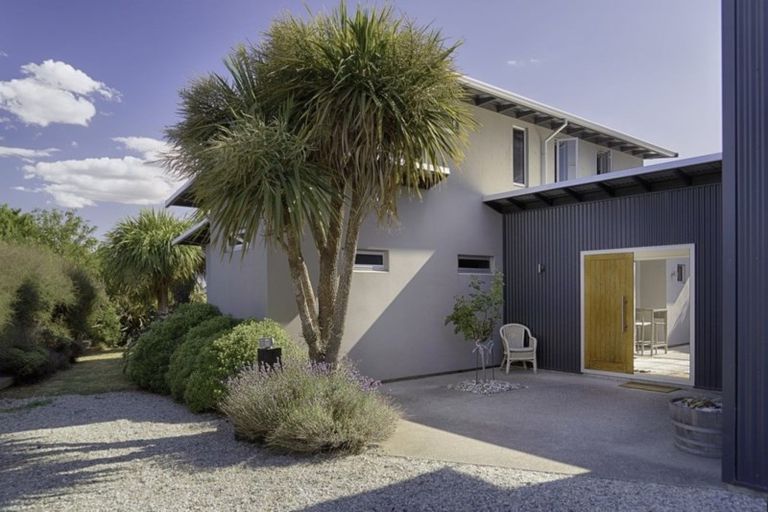 Photo of property in 8 Pisa Moorings Road, Mount Pisa, Cromwell, 9383