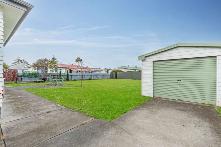 Photo of property in 9 Carlisle Street, Levin, 5510