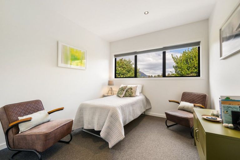 Photo of property in 37 Pendeen Crescent, Jacks Point, Queenstown, 9371