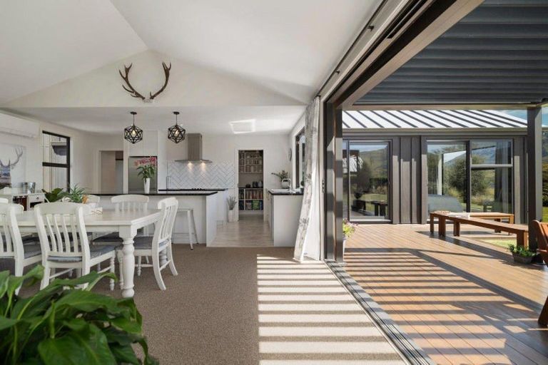 Photo of property in 7 Fife Court, Jacks Point, Queenstown, 9371