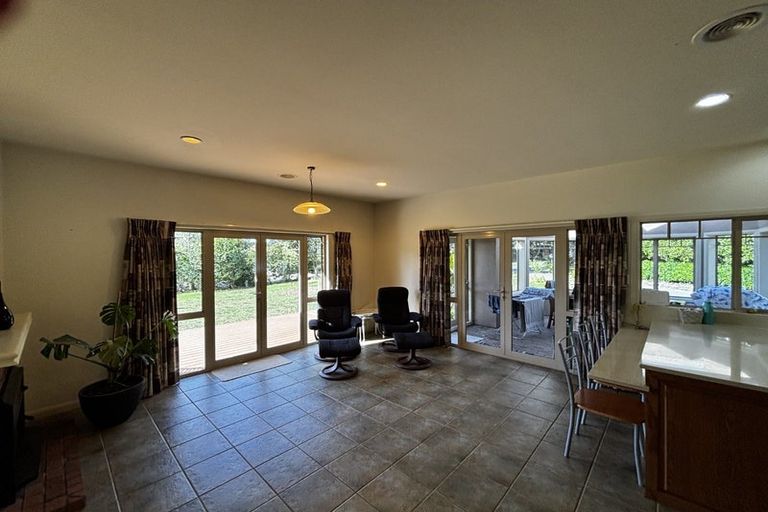 Photo of property in 26 Shelter Grove, Frankleigh Park, New Plymouth, 4310