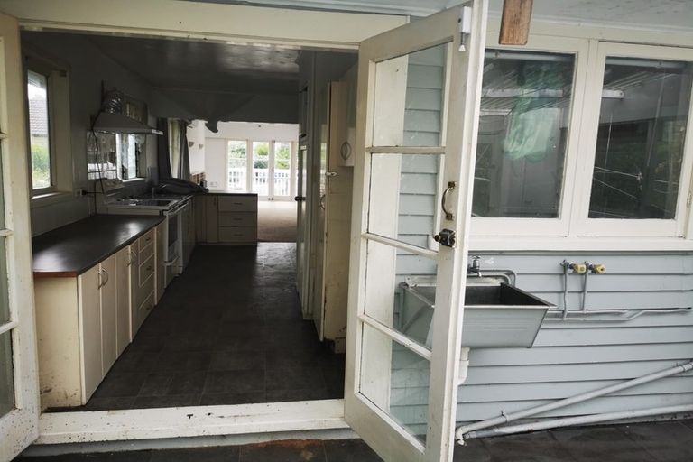 Photo of property in 3 Longburn Road, Henderson, Auckland, 0610