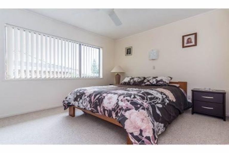 Photo of property in 2/75a West Coast Road, Glen Eden, Auckland, 0602