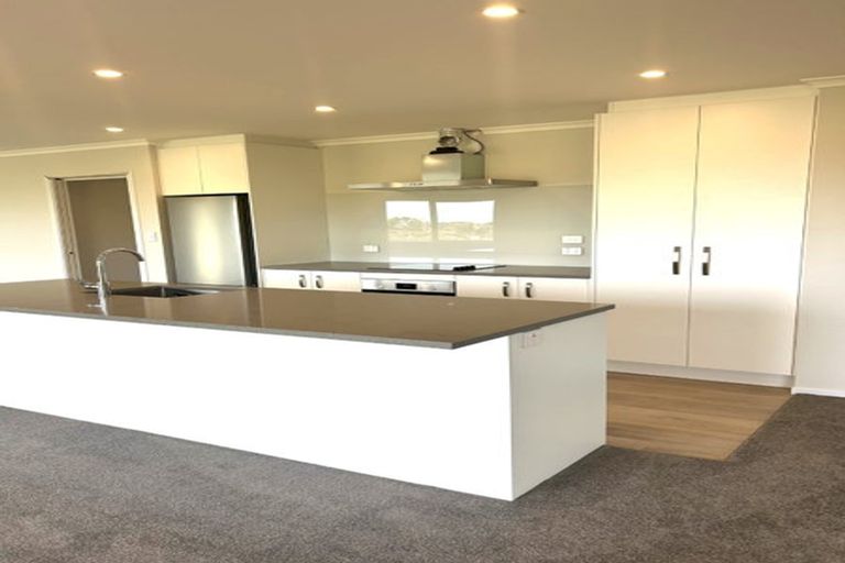 Photo of property in 30 Henderson Street, Kimbolton, 4774