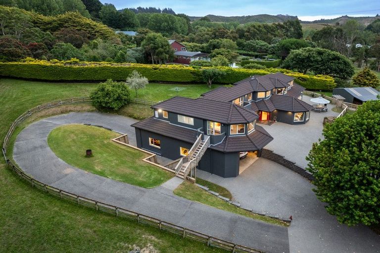 Photo of property in 35 Eucalyptus Way, Nikau Valley, Paraparaumu, 5032