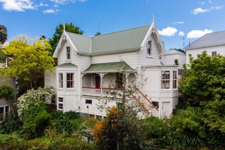 Photo of property in 14 Cameron Road, Bluff Hill, Napier, 4110