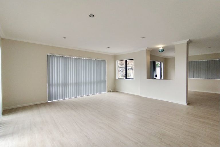 Photo of property in 24 Erne Crescent, East Tamaki, Auckland, 2016