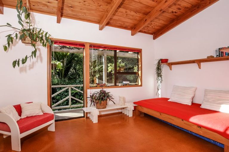 Photo of property in 779a West Coast Road, Oratia, Auckland, 0604