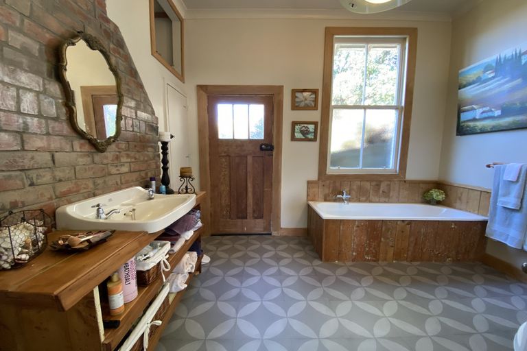 Photo of property in 1 Scotland Street, Roxburgh, 9500