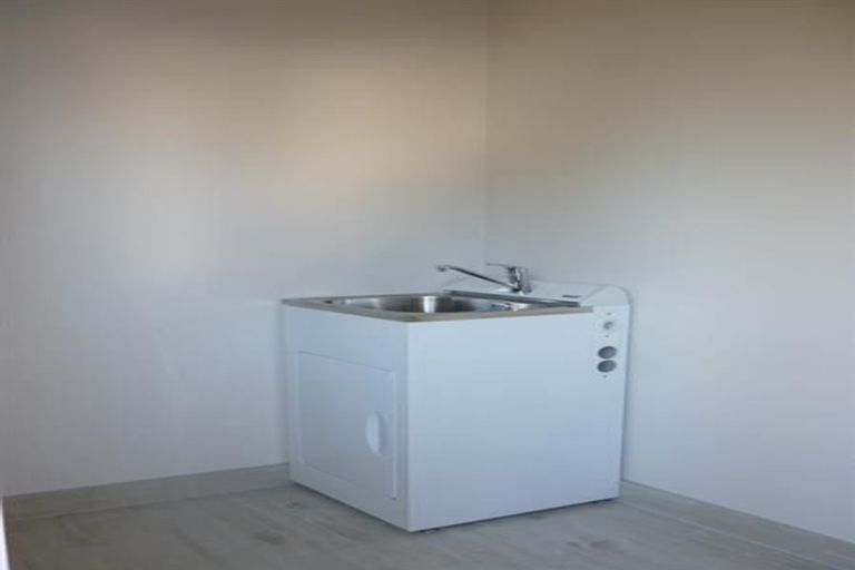 Photo of property in 46 Palmyra Way, Half Moon Bay, Auckland, 2012