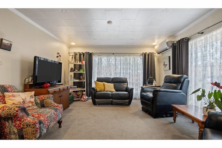 Photo of property in 60 Bournemouth Crescent, Aranui, Christchurch, 8061