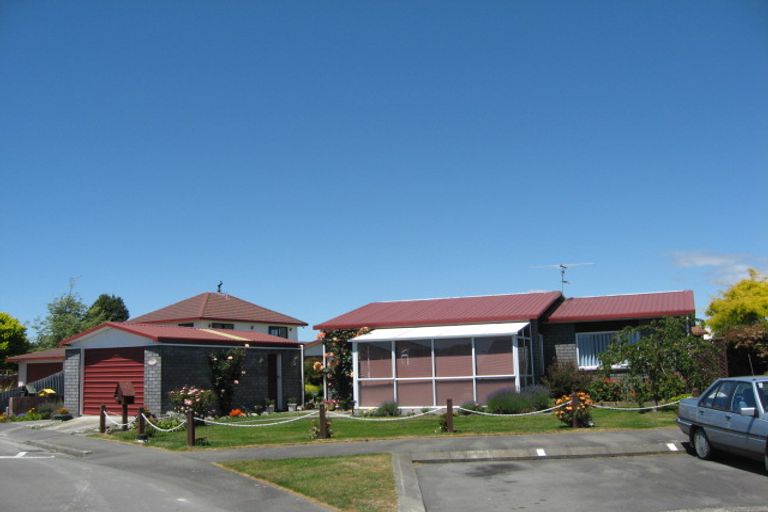 Photo of property in 1/37 Aberfoyle Place, Parklands, Christchurch, 8083