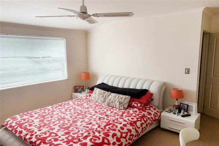 Photo of property in 323 Hill Road, The Gardens, Auckland, 2105