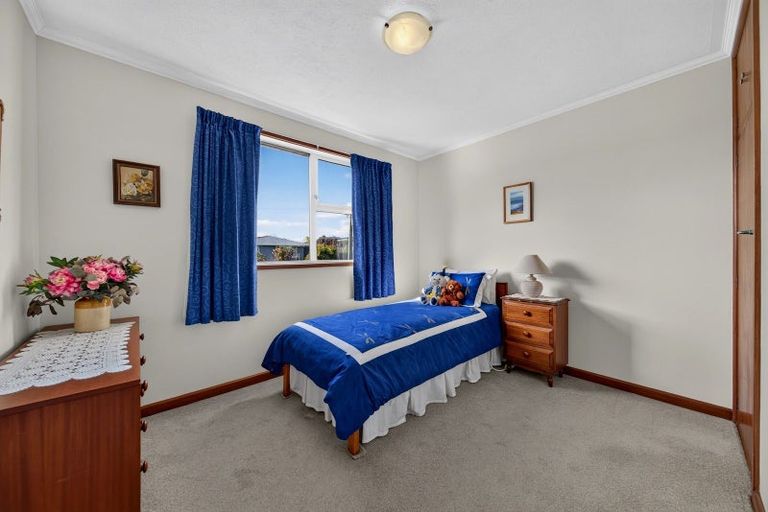 Photo of property in 73 Crofton Road, Harewood, Christchurch, 8051
