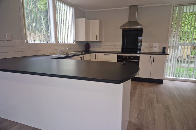 Photo of property in 9 Kerr Grove, Johnsonville, Wellington, 6037