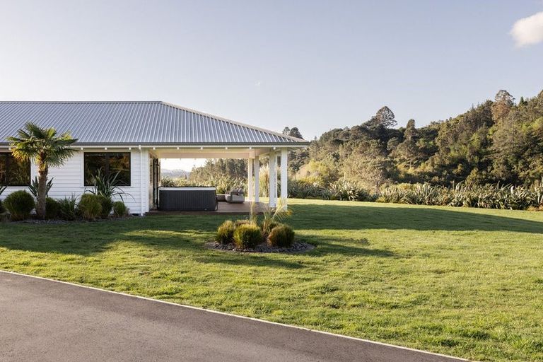 Photo of property in 90 Tangiroimata Track, Pyes Pa, 3173