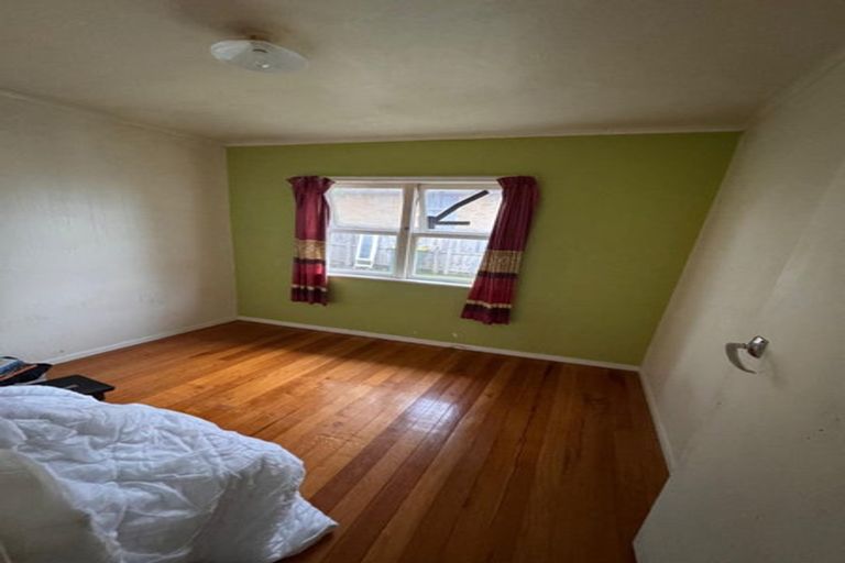 Photo of property in 1 Te Kanawa Crescent, Henderson, Auckland, 0610