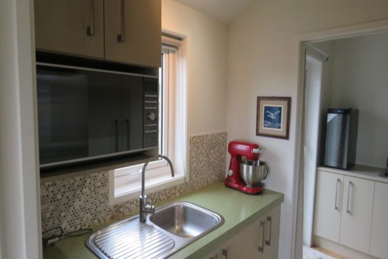 Photo of property in 1 Brompton Close, Richmond Heights, Taupo, 3330