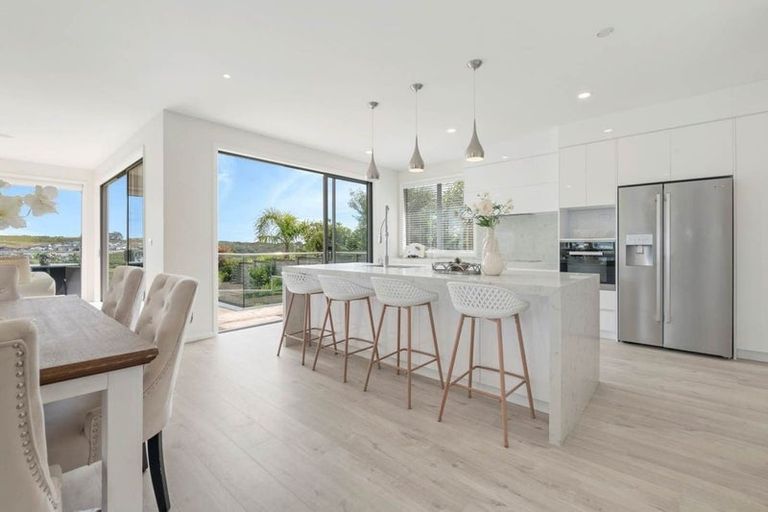 Photo of property in 7 Bounty Road, Long Bay, Auckland, 0630