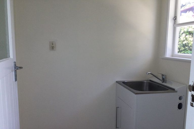 Photo of property in 40 Dowse Drive, Maungaraki, Lower Hutt, 5010