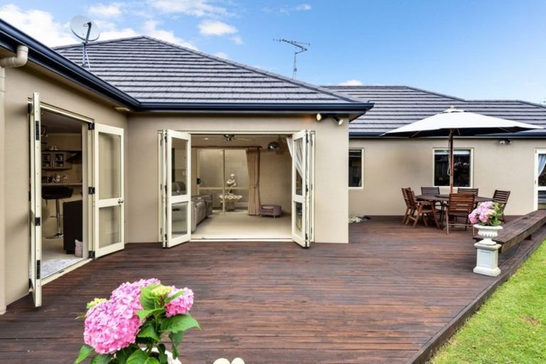 Photo of property in 31 Cairns Crescent, Rototuna, Hamilton, 3210