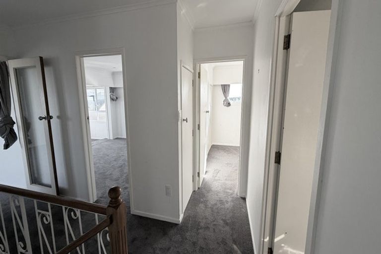Photo of property in 1/166 East Coast Road, Forrest Hill, Auckland, 0620
