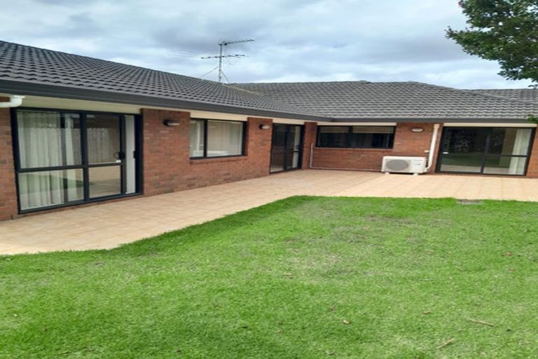 Photo of property in 6 Shankill Place, East Tamaki, Auckland, 2013