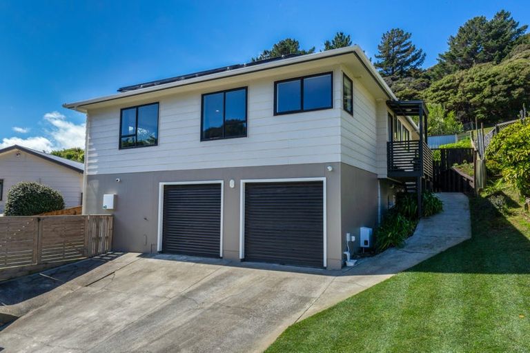 Photo of property in 76 Omapere Street, Whitby, Porirua, 5024