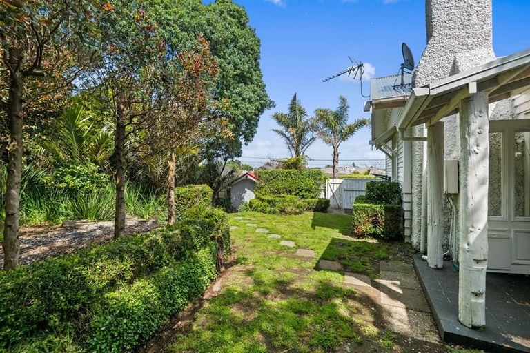 Photo of property in 18 David Street, Westown, New Plymouth, 4310