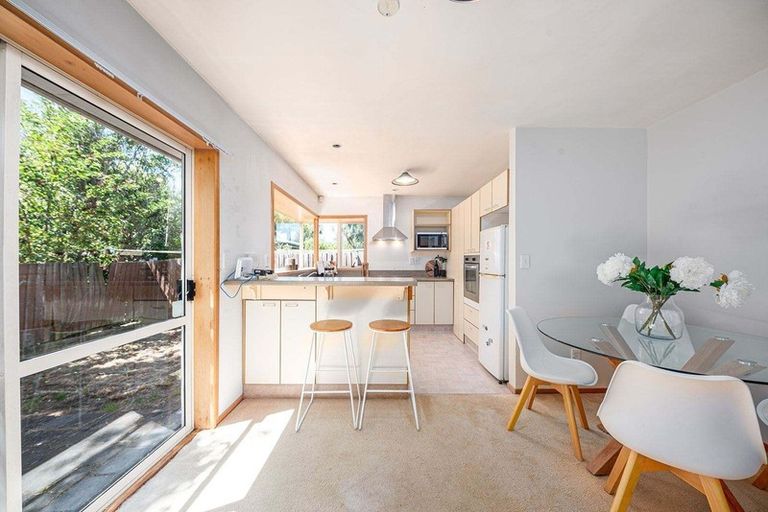 Photo of property in 3/76 Staveley Street, Avonhead, Christchurch, 8042