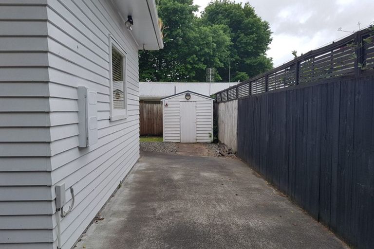 Photo of property in 5 Crockett Lane, Henderson, Auckland, 0610