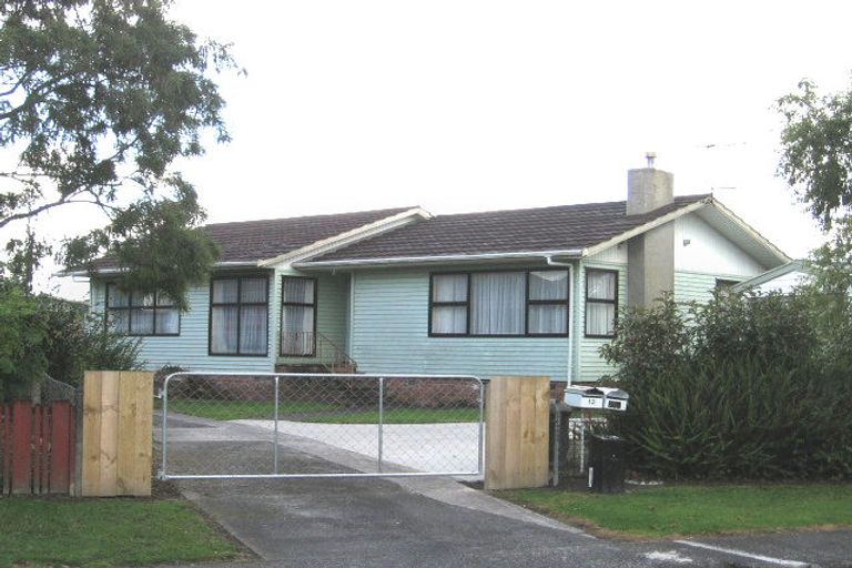 Photo of property in 13 Hereford Street, Te Atatu Peninsula, Auckland, 0610