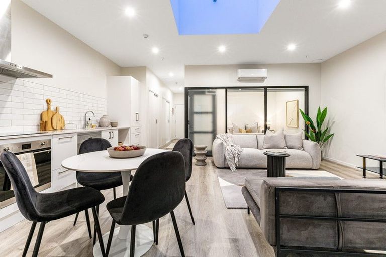 Photo of property in 305/2 Onepu Road, Kilbirnie, Wellington, 6022