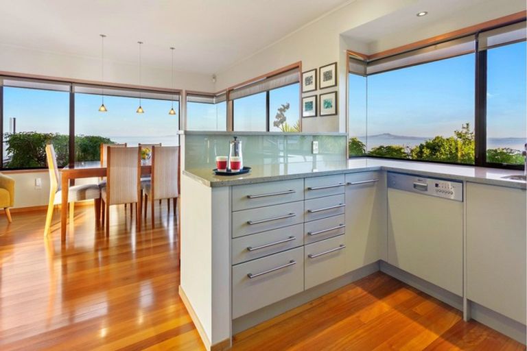Photo of property in 33b Tiri Road, Manly, Whangaparaoa, 0930