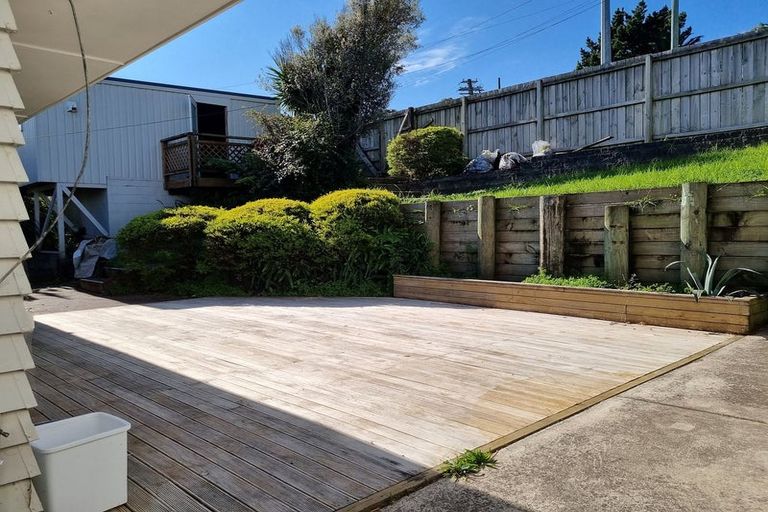 Photo of property in 602 East Coast Road, Pinehill, Auckland, 0630