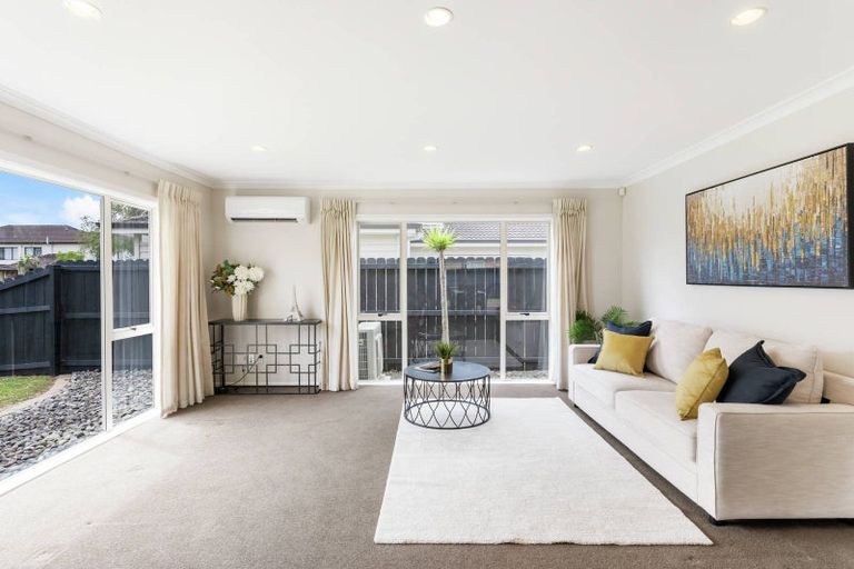 Photo of property in 30 Erne Crescent, East Tamaki, Auckland, 2016