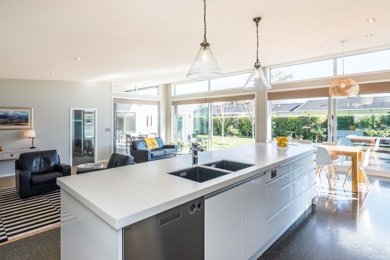Photo of property in 74 Nimmo Avenue East, Waikanae, 5036