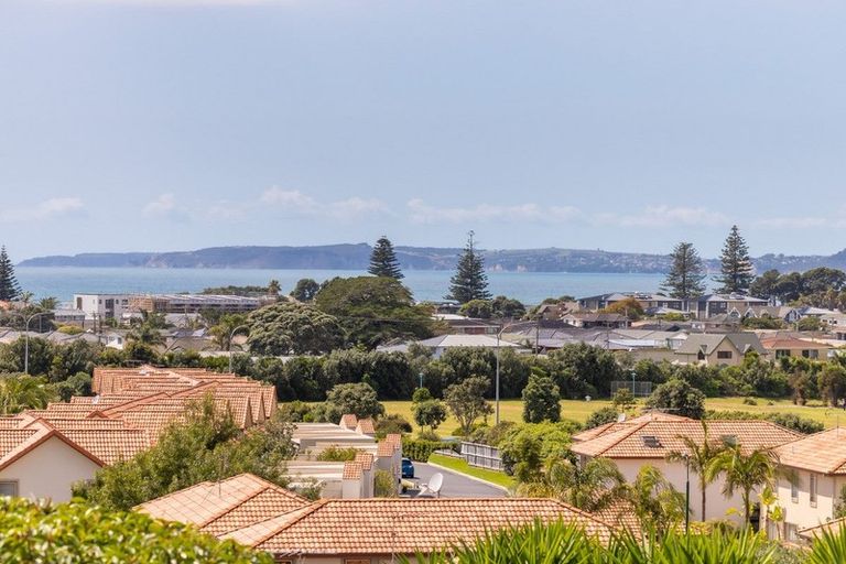 Photo of property in 21 West Hoe Heights, Orewa, 0931