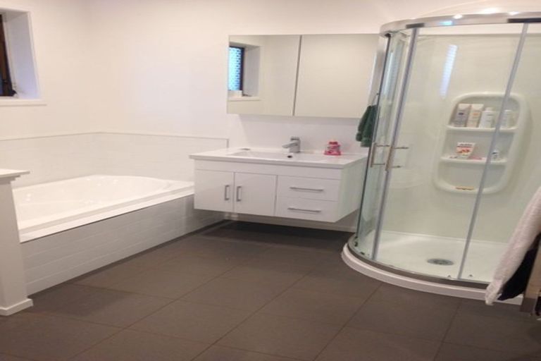 Photo of property in 1/78 Bentley Avenue, Glenfield, Auckland, 0629