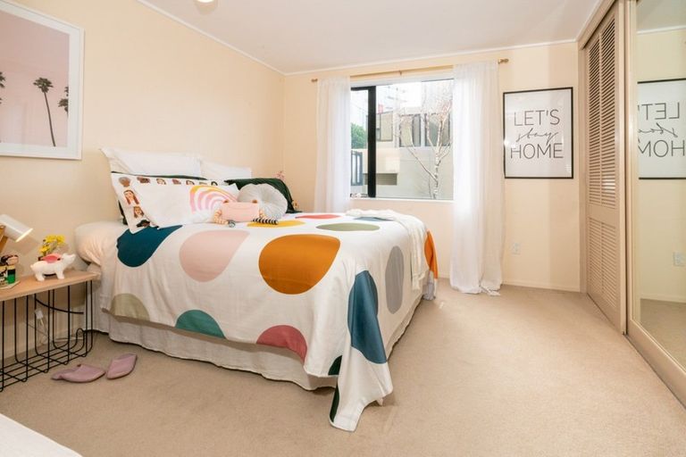 Photo of property in Highwic, 9/32 Hobson Street, Thorndon, Wellington, 6011