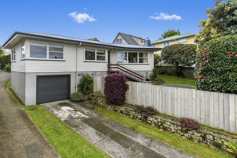 Photo of property in 176 Otumoetai Road, Brookfield, Tauranga, 3110