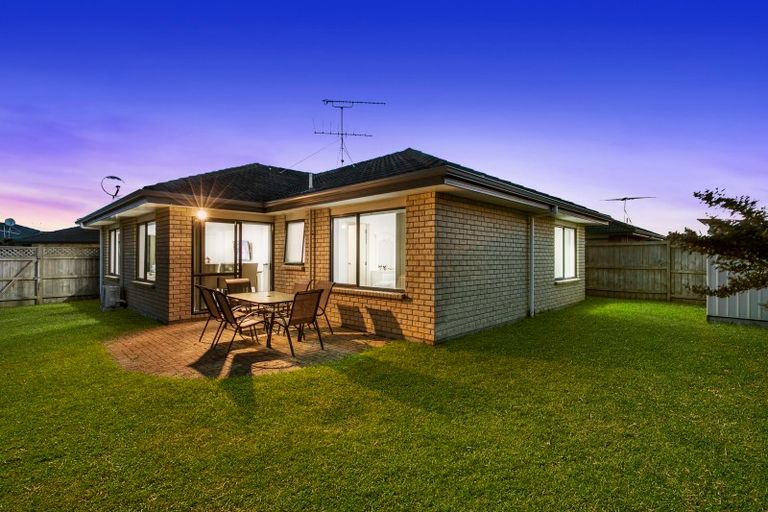 Photo of property in 10 Stellata Court, Randwick Park, Auckland, 2105