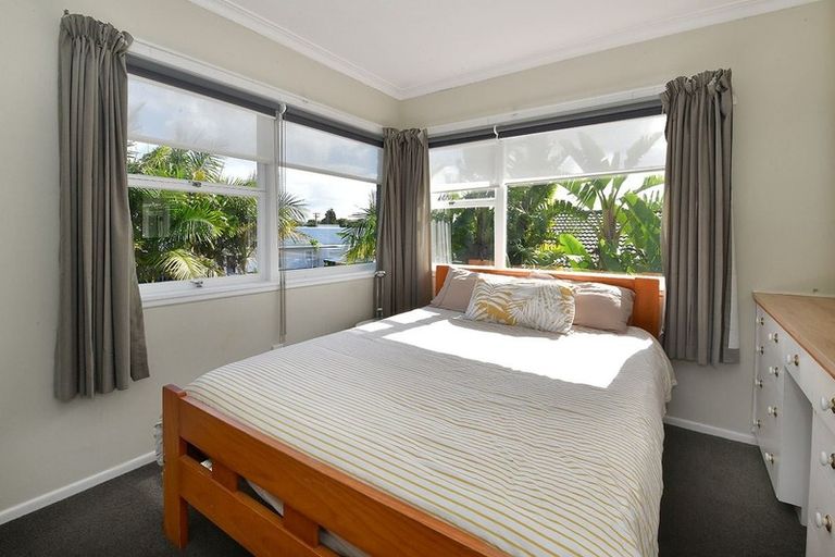 Photo of property in 6 Pine Road, Orewa, 0931