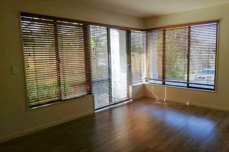 Photo of property in 20a Orchard Road, Waiake, Auckland, 0630