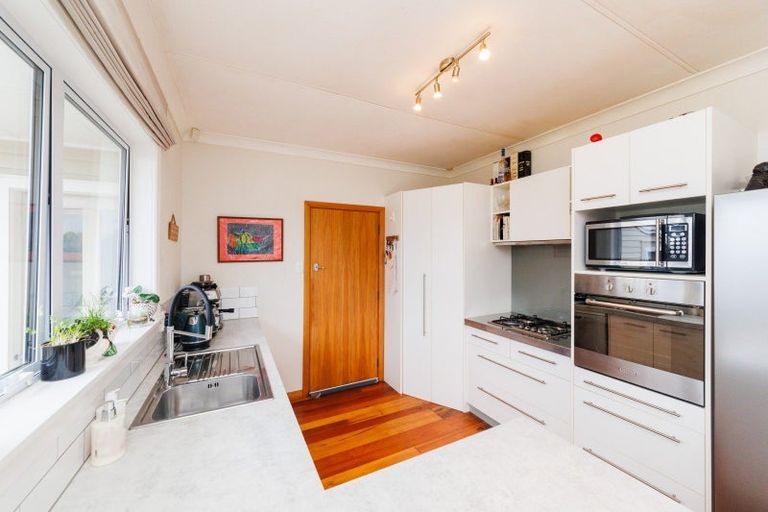Photo of property in 38 Liverpool Street, Takaro, Palmerston North, 4412