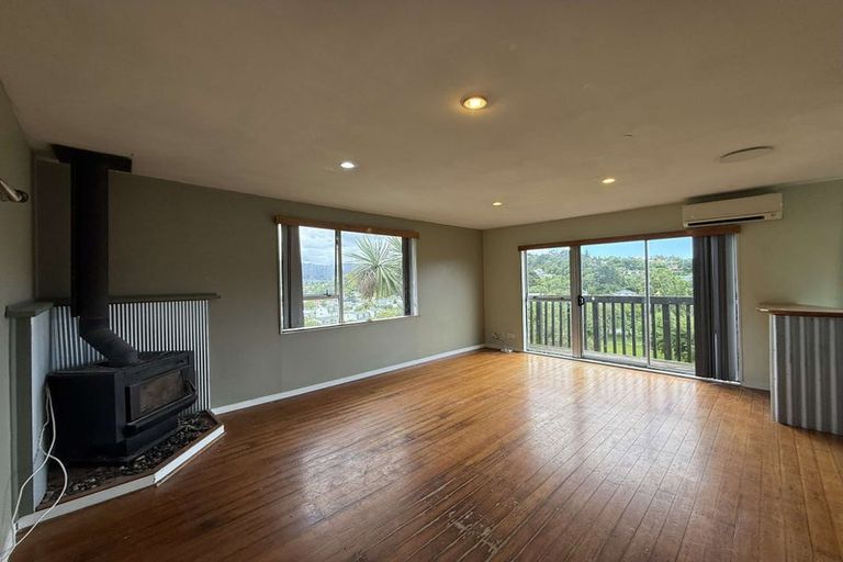 Photo of property in 27a Thomas Street, Stokes Valley, Lower Hutt, 5019