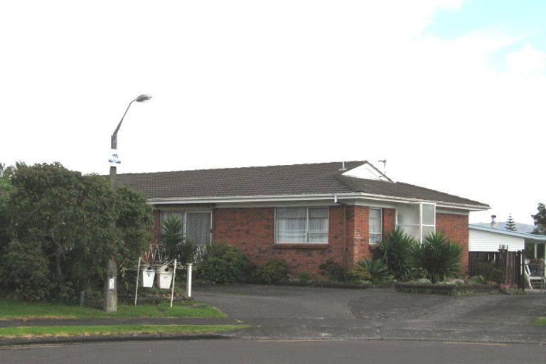 Photo of property in 1/27 Poinsettia Place, Henderson, Auckland, 0610