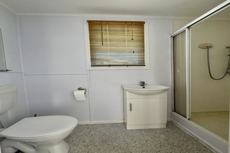 Photo of property in 51 Woodglen Road, Glen Eden, Auckland, 0602