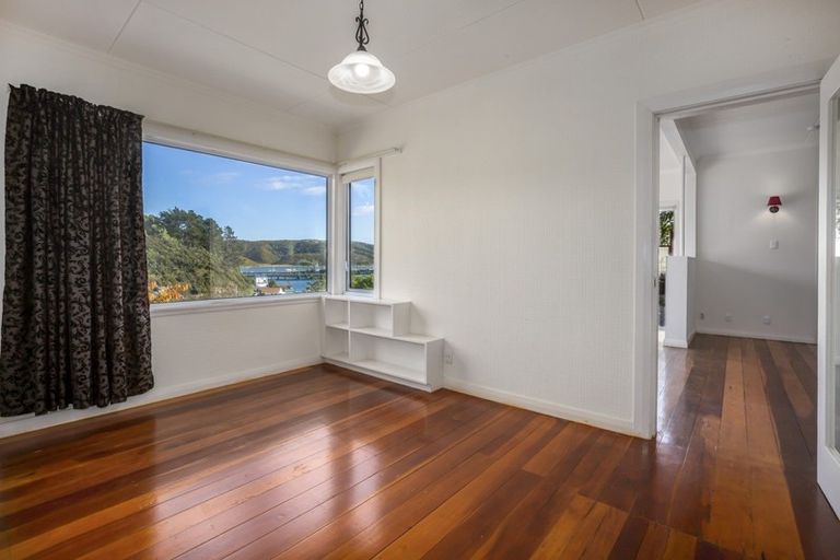 Photo of property in 53a Bayview Road, Paremata, Porirua, 5024